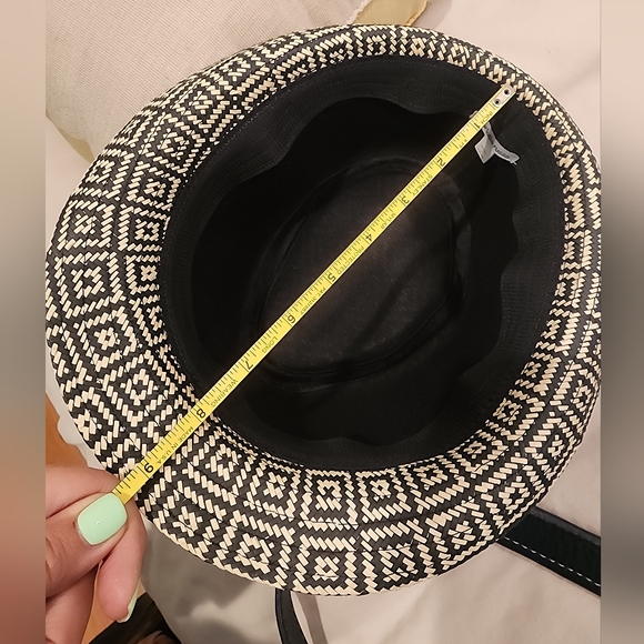 Fedora Straw Hat, Cream and Black color - Picture 4 of 6